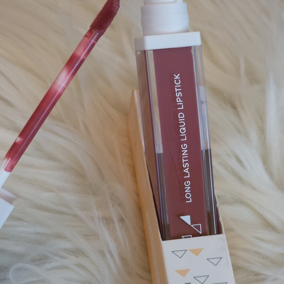 OFRA Cosmetics Long lasting Liquid Lipstick Mocha - Mocha - Picture 7 of 7